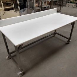 Mobile work table ertalon
